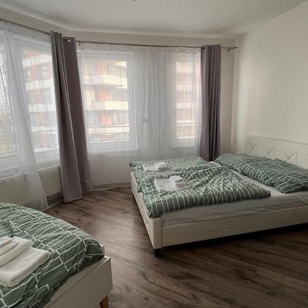 Air-Conditioned, 2 Room Apartment With Balcony, New Building Raca Bratislava Luaran gambar